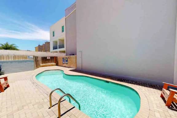 Beach Access Steps Away: Your South Padre Retreat - Image 2