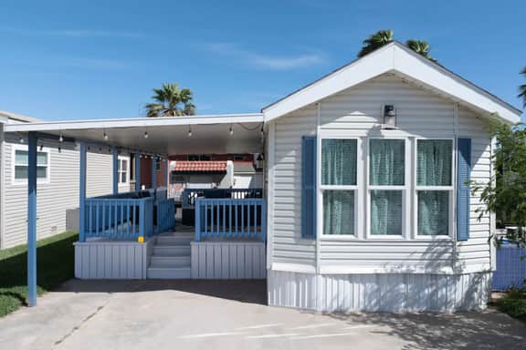 Escape: Golf, Pools, Jacuzzi, Near Attractions - Image 2