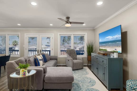 Scallop Waterfront Cottage @ LIV Gateway to Mars - Image 1